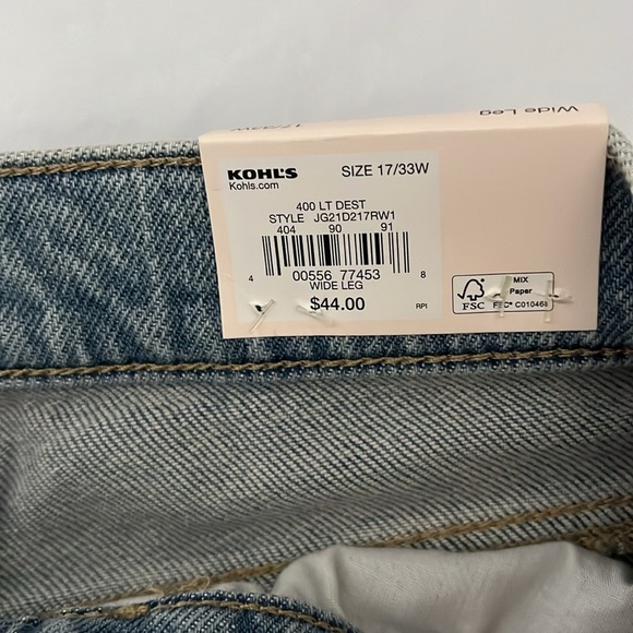 SO high waisted wide leg distressed light jeans size 33 waist NWTs - Picture 6 of 9